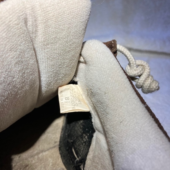 VANS - Picture 1 of 9